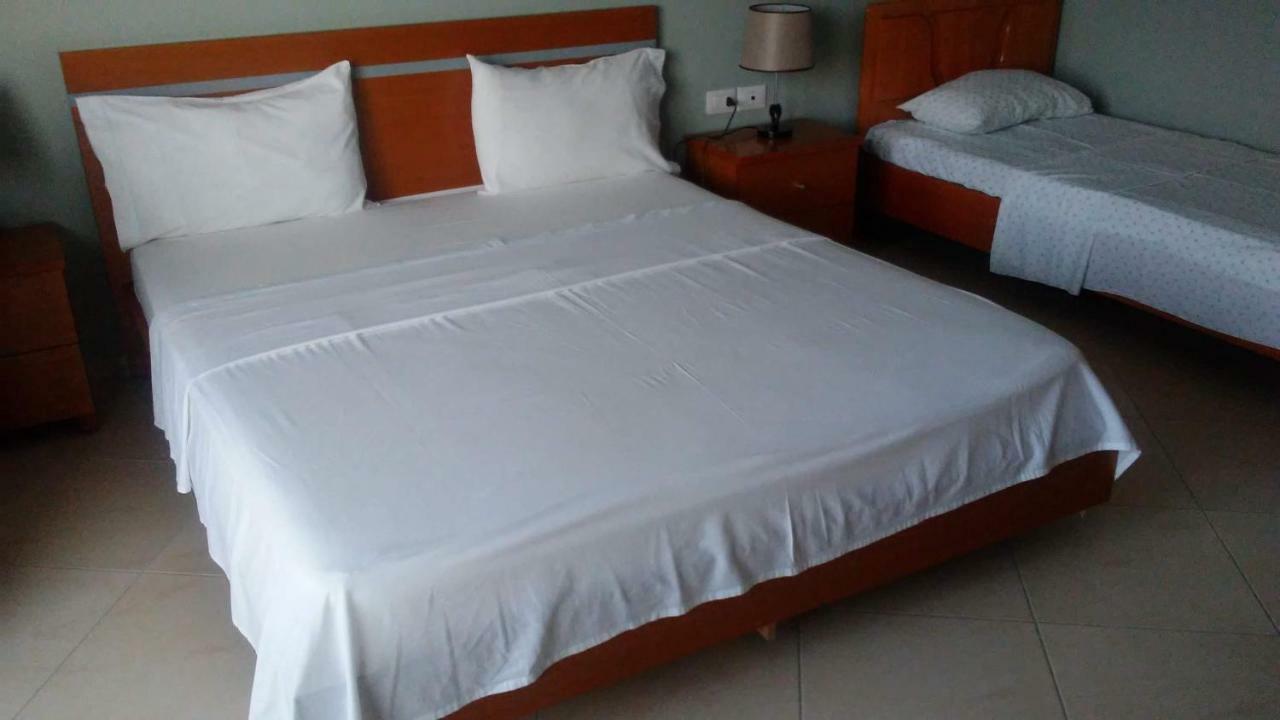 Hotel Majestic Ksamil Bagian luar foto
