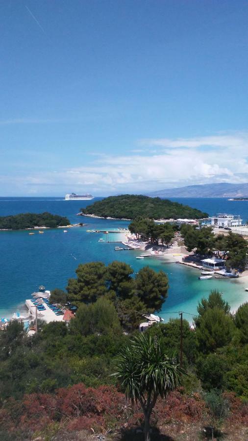 Hotel Majestic Ksamil Bagian luar foto
