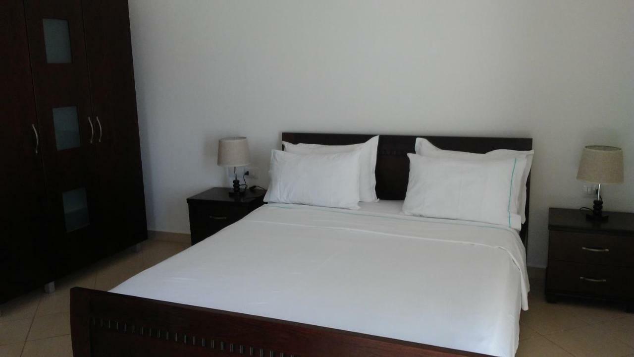 Hotel Majestic Ksamil Bagian luar foto