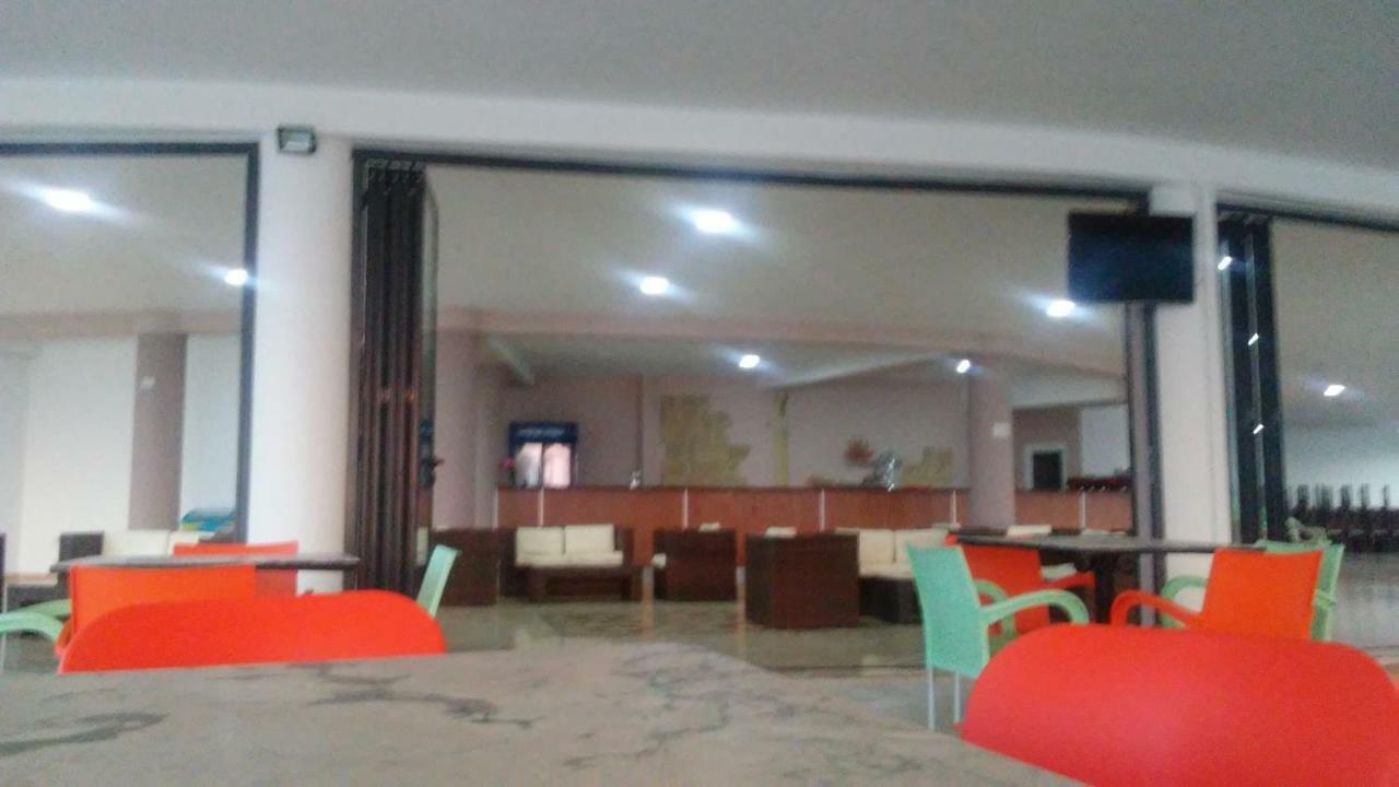 Hotel Majestic Ksamil Bagian luar foto