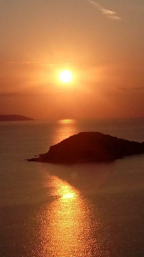Hotel Majestic Ksamil Bagian luar foto